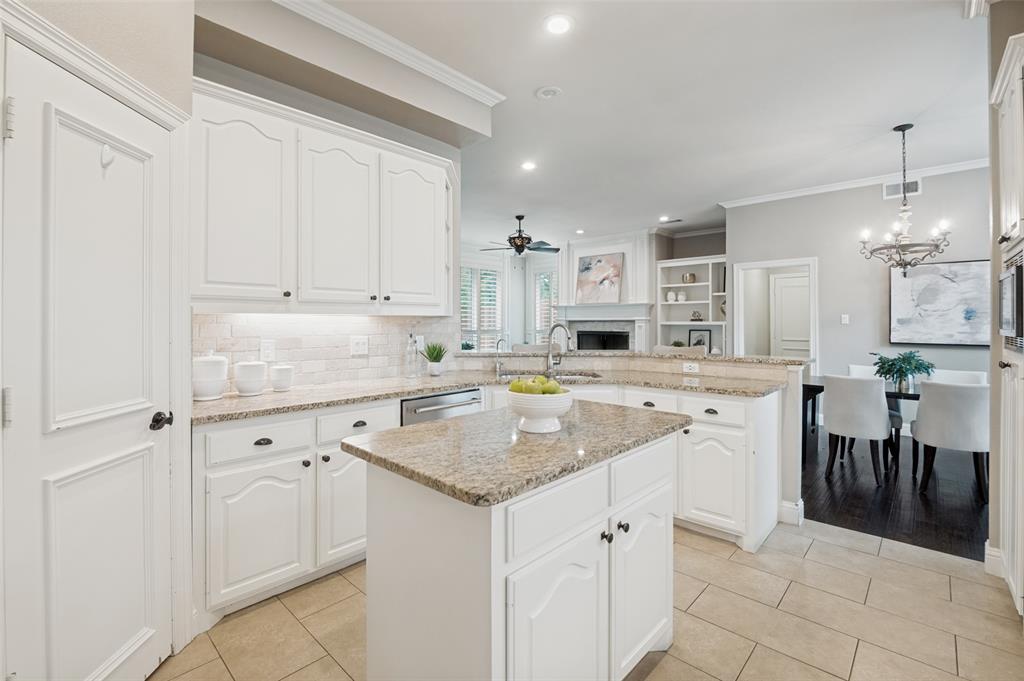 Woodland Hills Colleyville - Residential