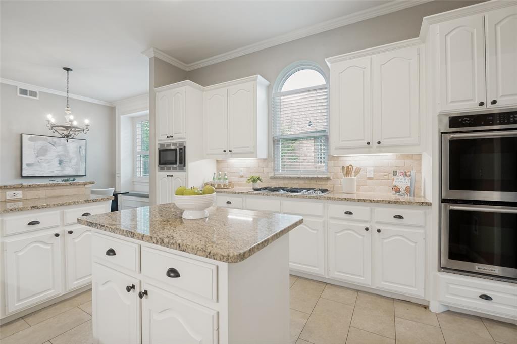 Woodland Hills Colleyville - Residential