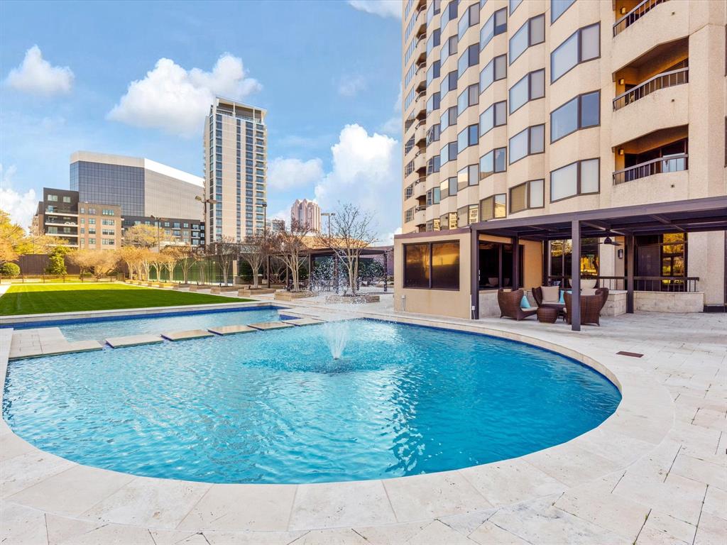 La Tour Condos - Residential