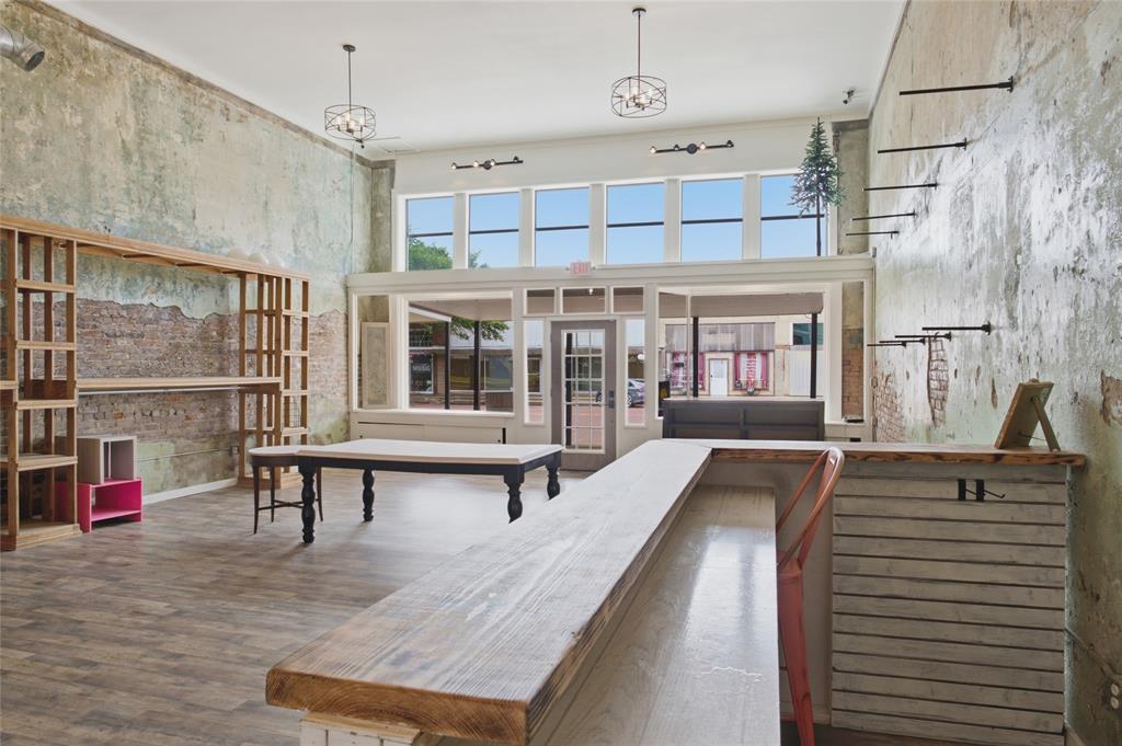 Orig Town Of Commerce - Commercial Sale