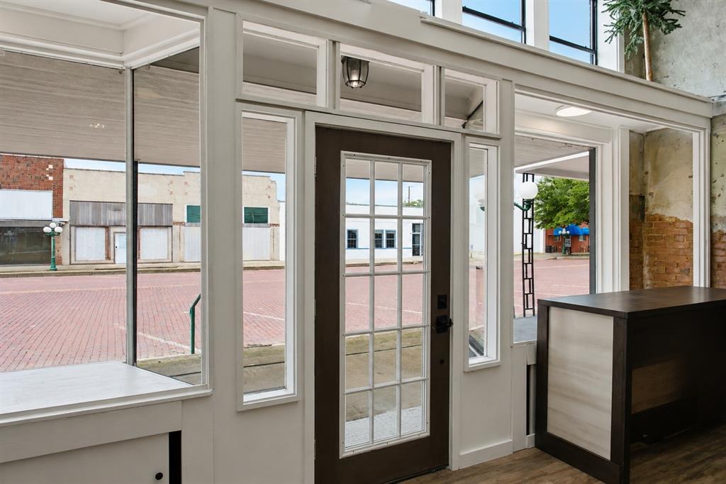 Orig Town Of Commerce - Commercial Sale