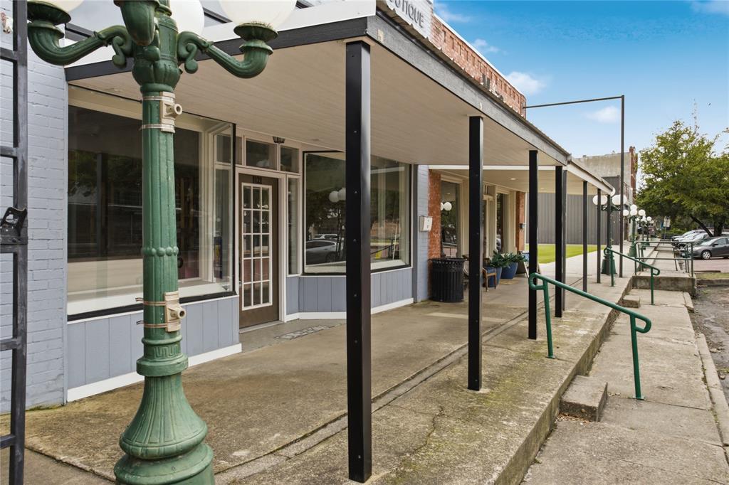 Orig Town Of Commerce - Commercial Sale