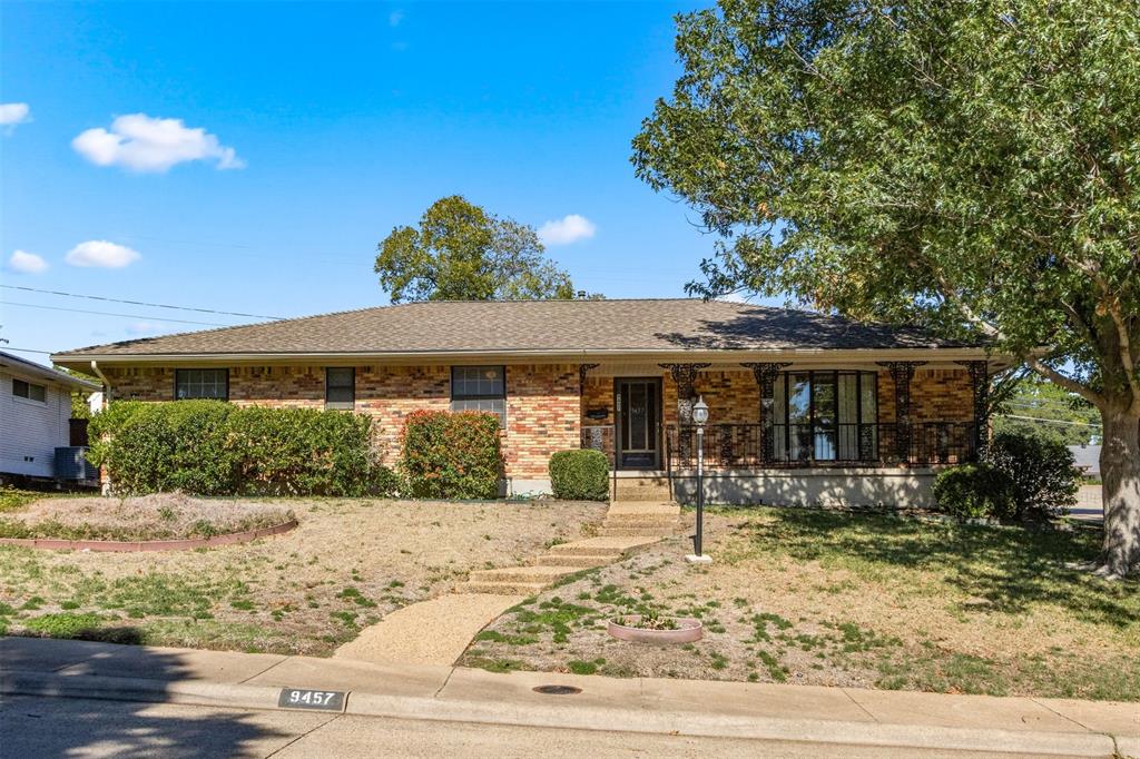 This Lake Highlands area home is situated on a corner lot, nestled in a beautiful neighborhood with large, mature trees.  This home features four roomy bedrooms, two and one half baths, cozy family or living room with fireplace, formal dining or living room and a covered porch.
White Rock Elementary and Lake Highlands secondary schools are a part of Richardson ISD.
The Walnut Hill Dart Station is a short distance away.
Bring your design ideas and make this home your dream home!