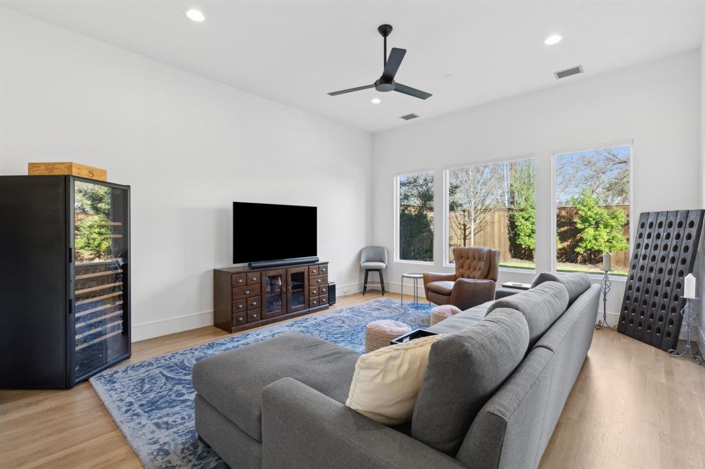 Jackson Heights 01 - Residential