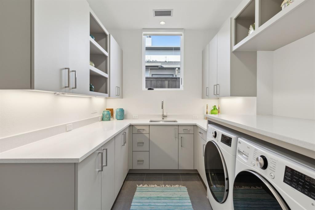 Jackson Heights 01 - Residential