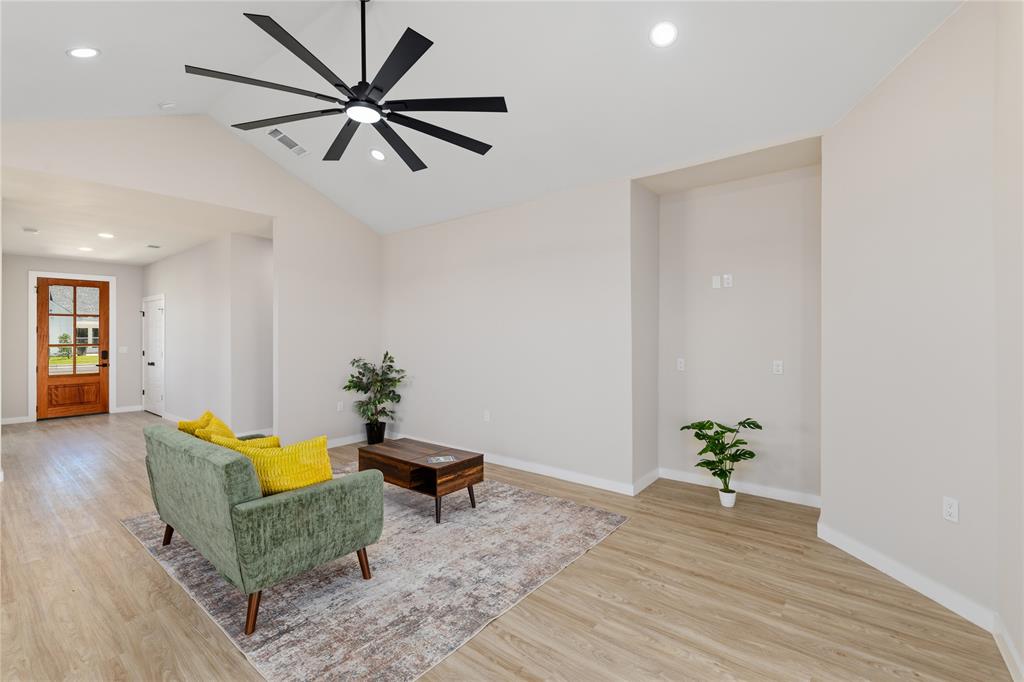 LONGHORN PHASE 1 - Residential