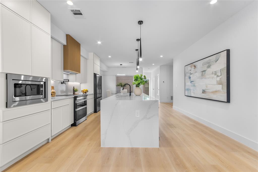 Hollyville - Residential