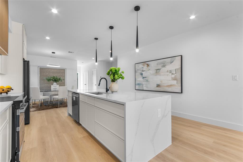 Hollyville - Residential