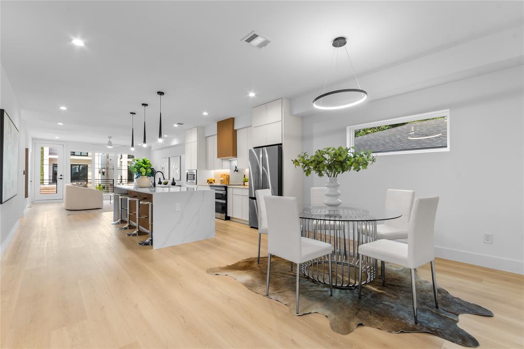 Hollyville - Residential