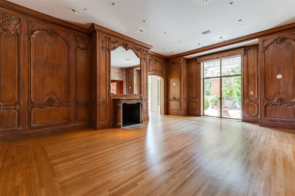 Mansion Residence - Residential