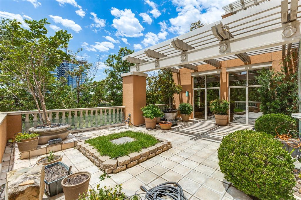 Mansion Residence - Residential