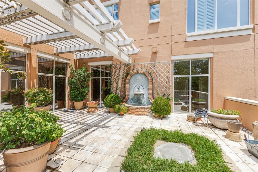 Mansion Residence - Residential