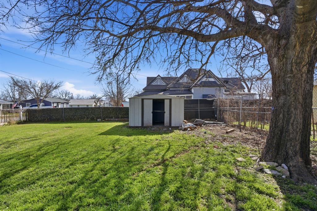 Lipan - Residential