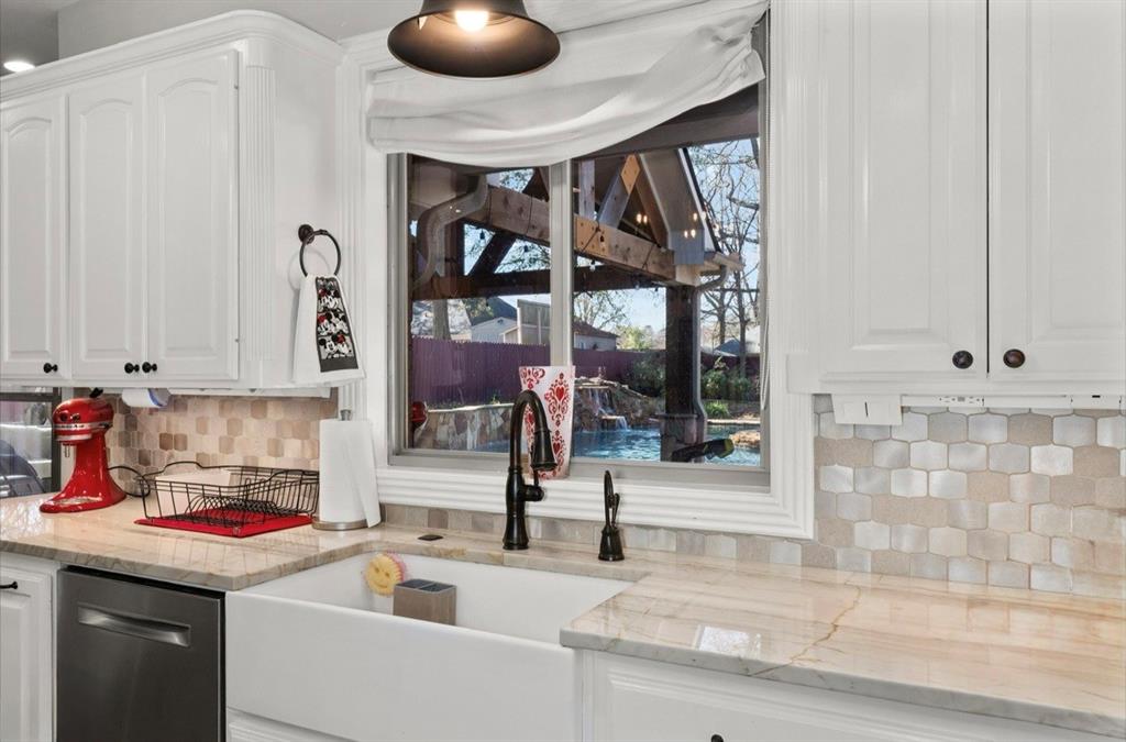 LT 21 BLK 1 HOLLY RIDGE ADDN - Residential