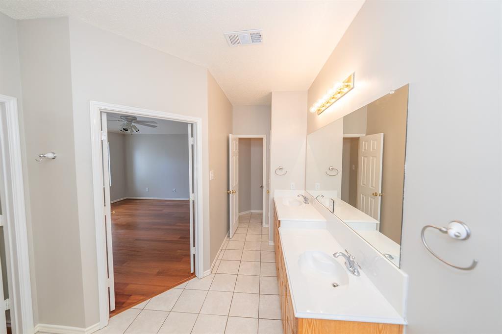 RIVERCHASE - Residential Lease