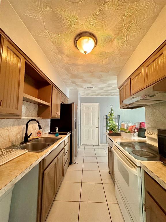 Walnut Terrace 02 - Residential Lease