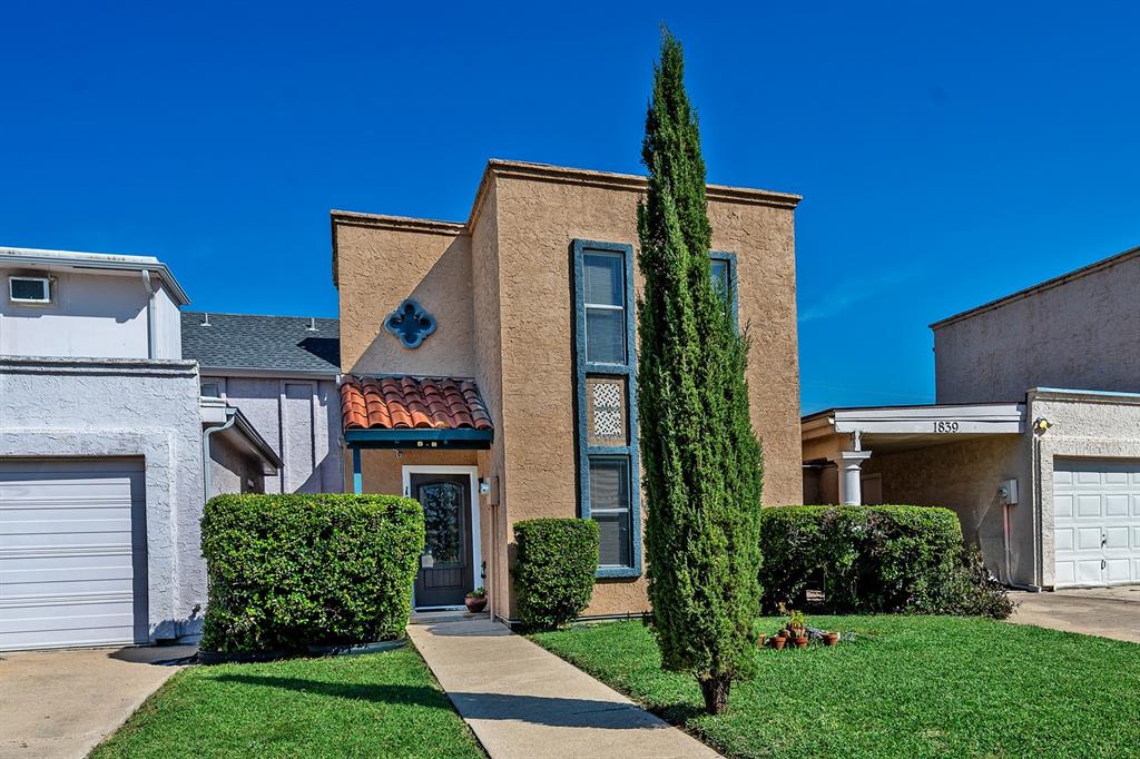 Woodlake Fourplex - Residential