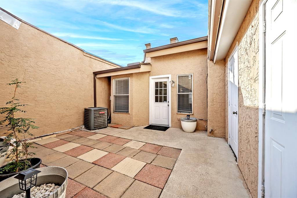 Woodlake Fourplex - Residential