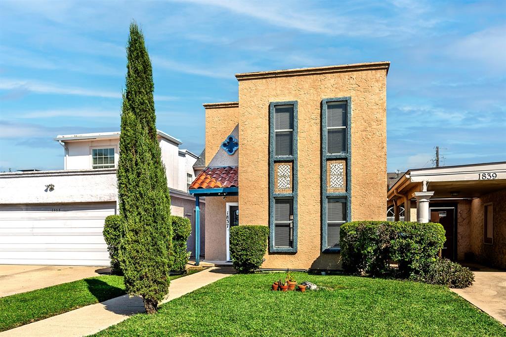 Woodlake Fourplex - Residential