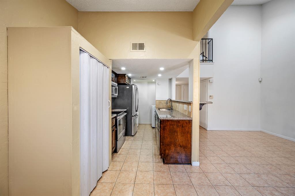 Woodlake Fourplex - Residential