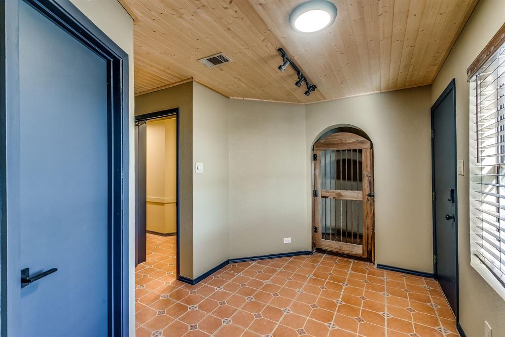 Lynch - Commercial Sale