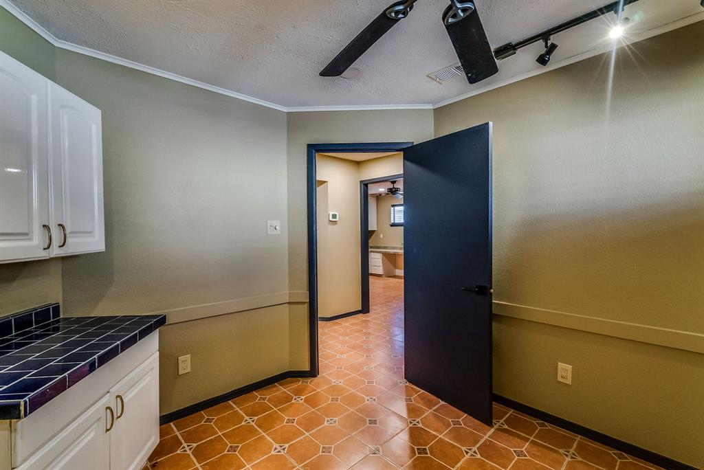 Lynch - Commercial Sale
