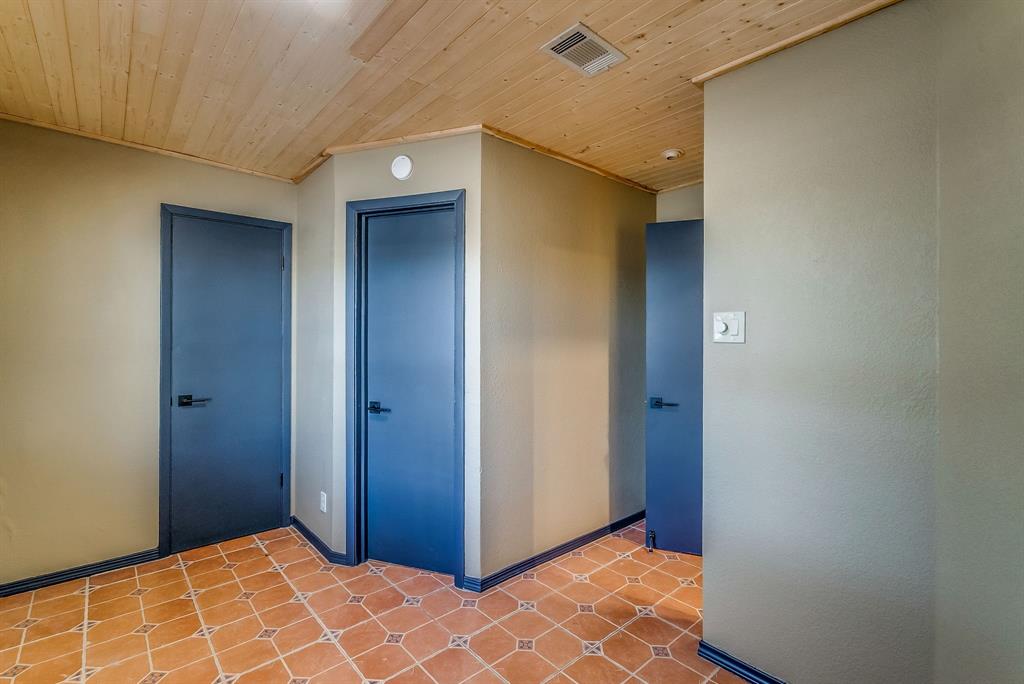 Lynch - Commercial Sale