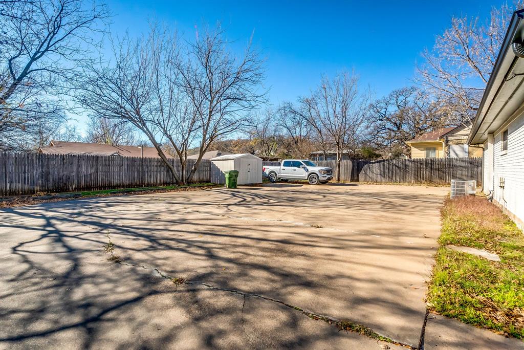 Lynch - Commercial Sale