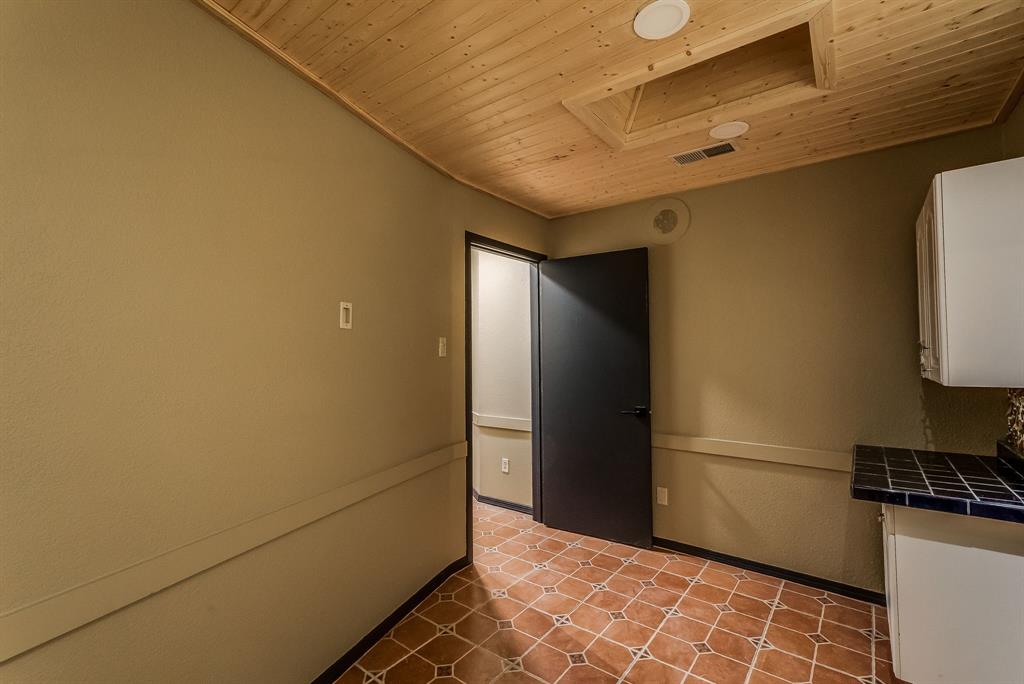 Lynch - Commercial Sale