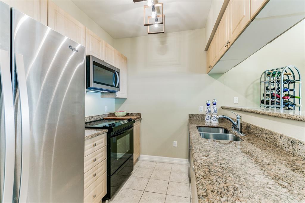 Wyndemere Condo - Residential Lease