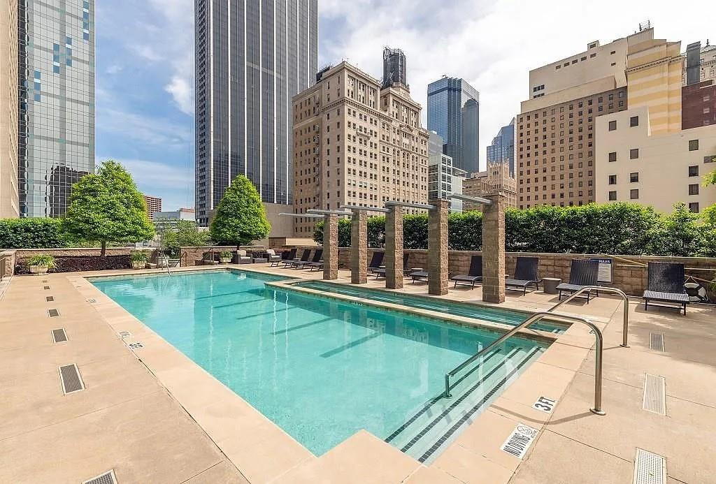 Metropolitan 1200 Main Street - Residential