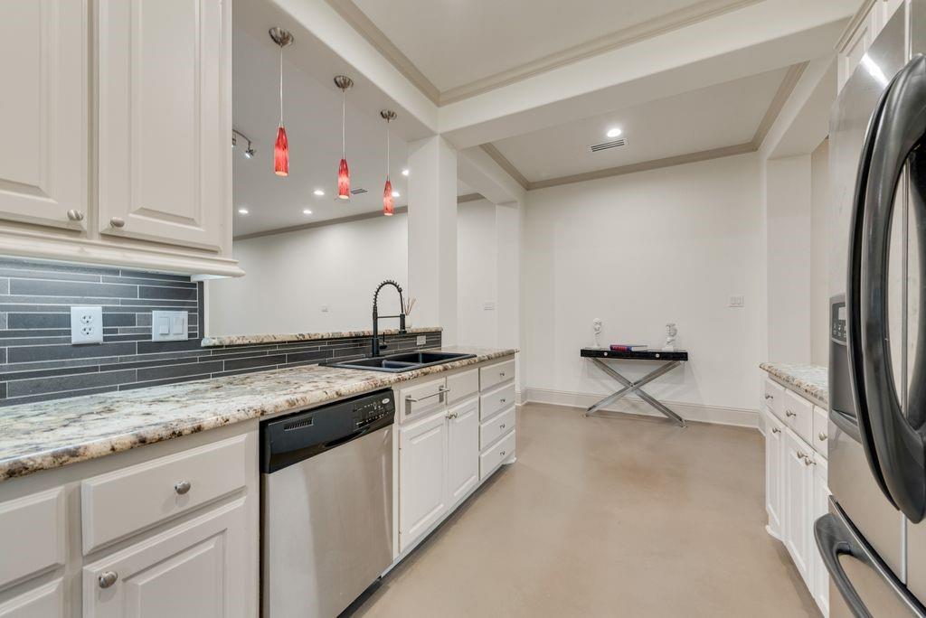 Renaissance Way Amd - Residential