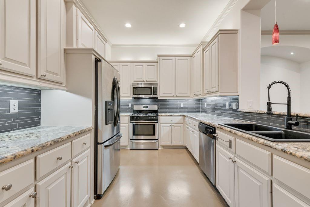Renaissance Way Amd - Residential