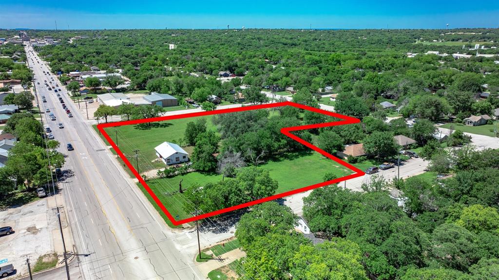 Commercial opportunity awaits at this future site with 3 hard corners and a high average daily traffic count. Weatherford is busting at the seams with every quick service restaurant QSR. This location could provide a future buyer with great visibility, high traffic daily, flat topography and all the utilities are at the site.