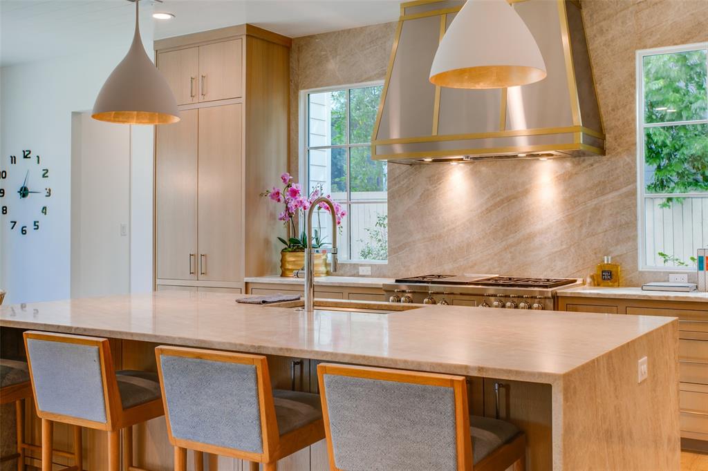 Shore Crest Estate - Residential
