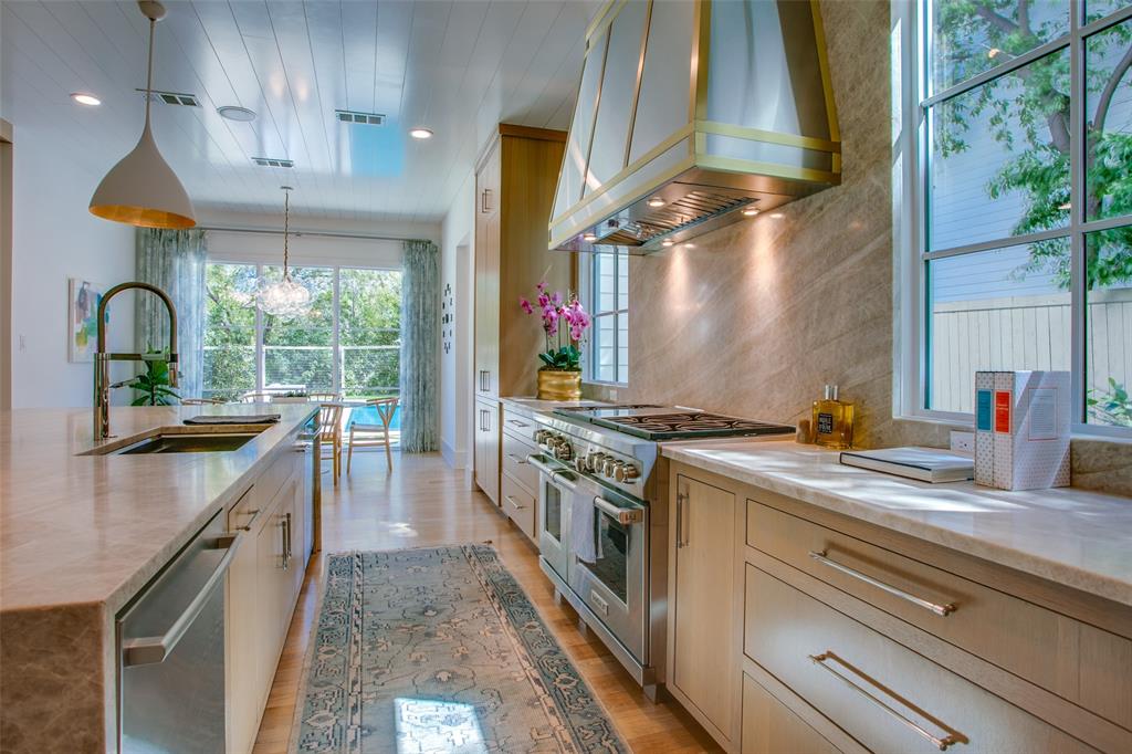 Shore Crest Estate - Residential