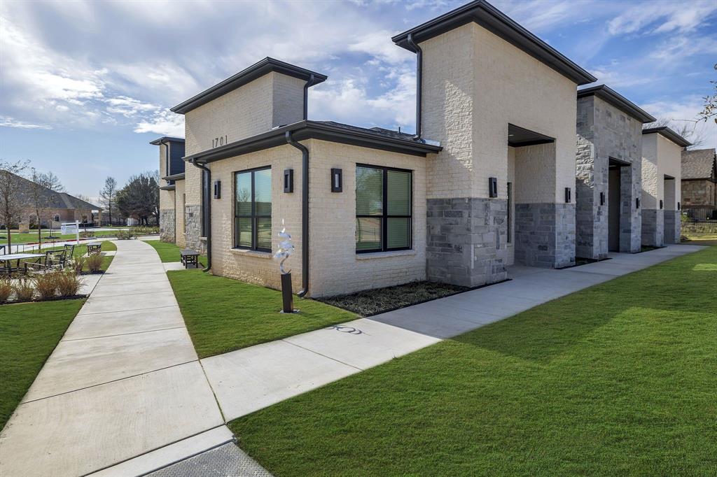 Fountainview Center - Commercial Sale