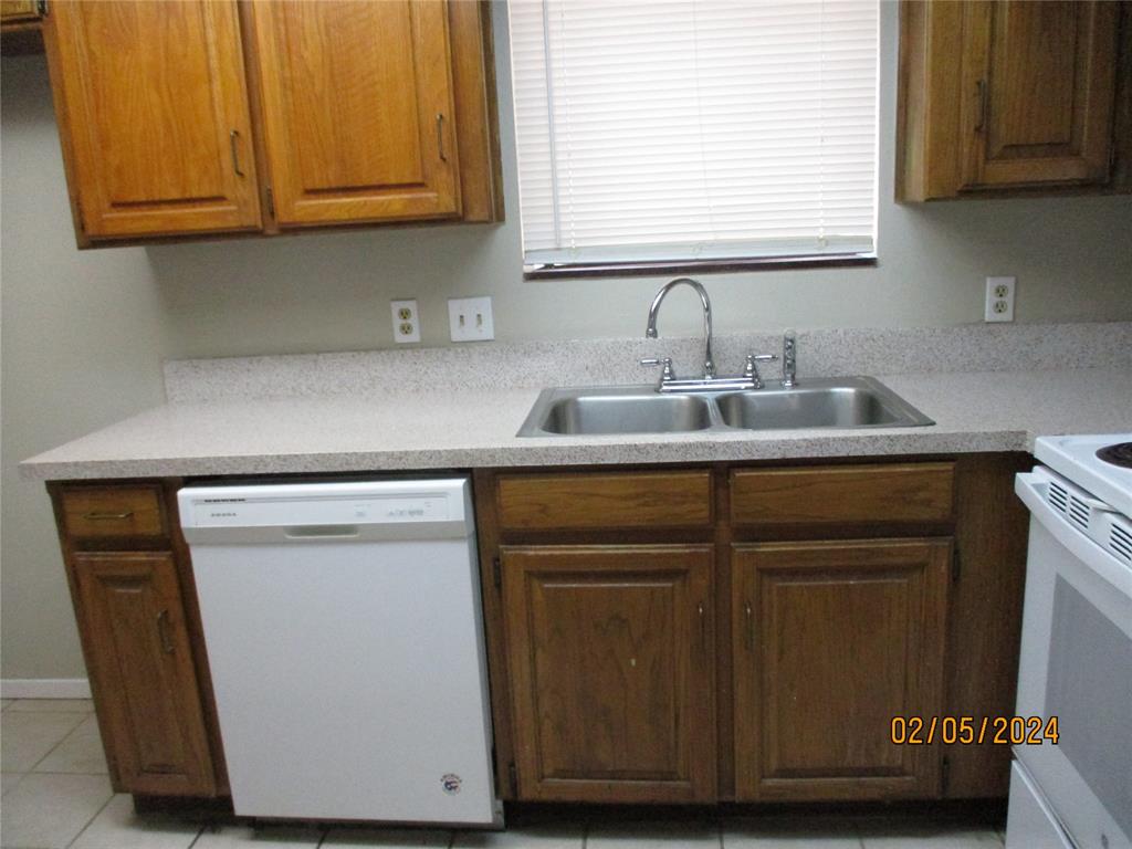 Wilshire Village Square Add - Residential Lease