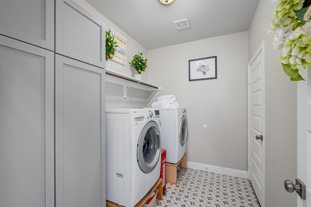 121 Majors - Residential