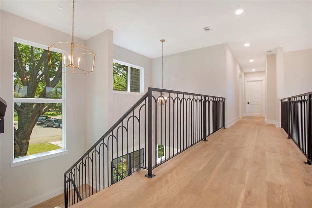 ROYAL CREST - Residential