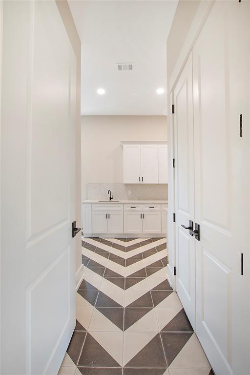 ROYAL CREST - Residential