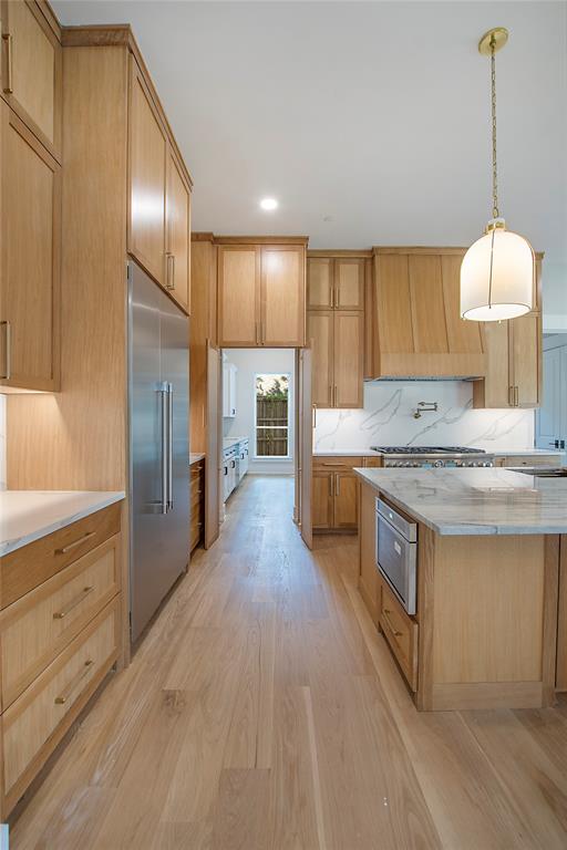 ROYAL CREST - Residential