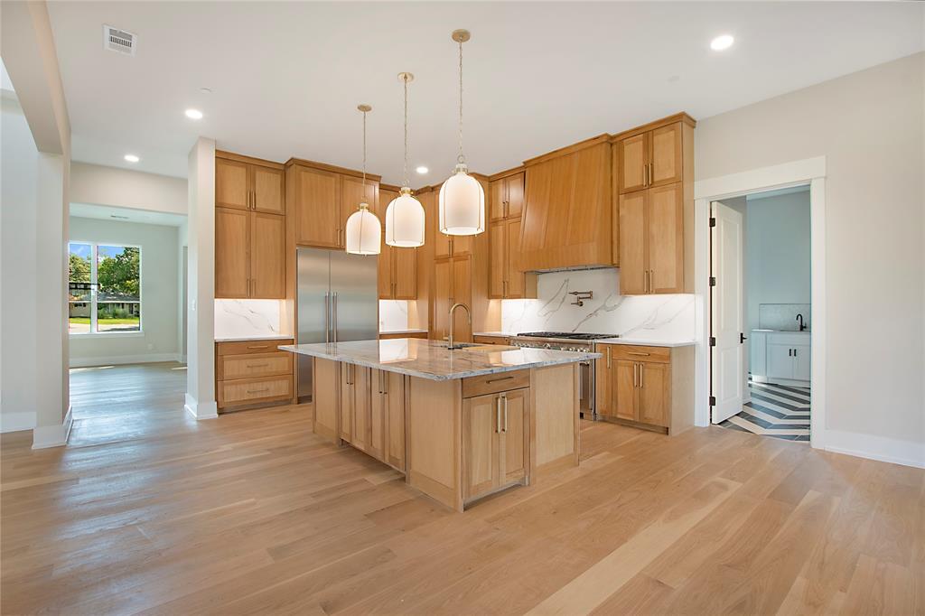 ROYAL CREST - Residential
