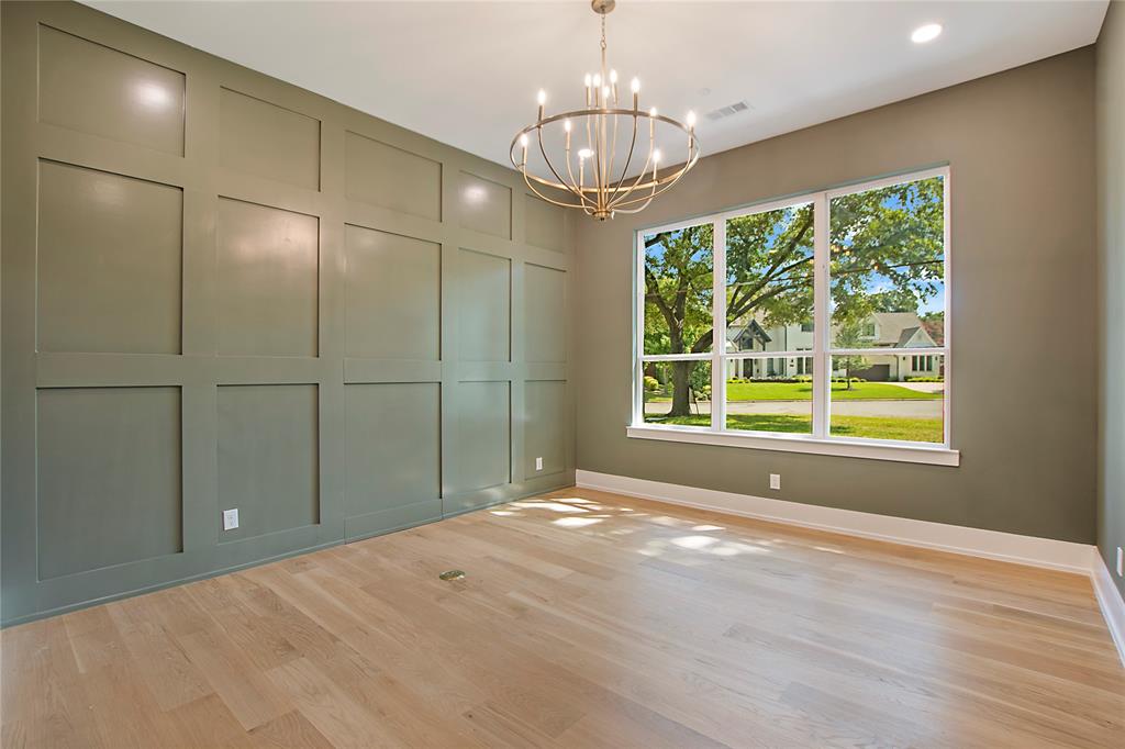 ROYAL CREST - Residential