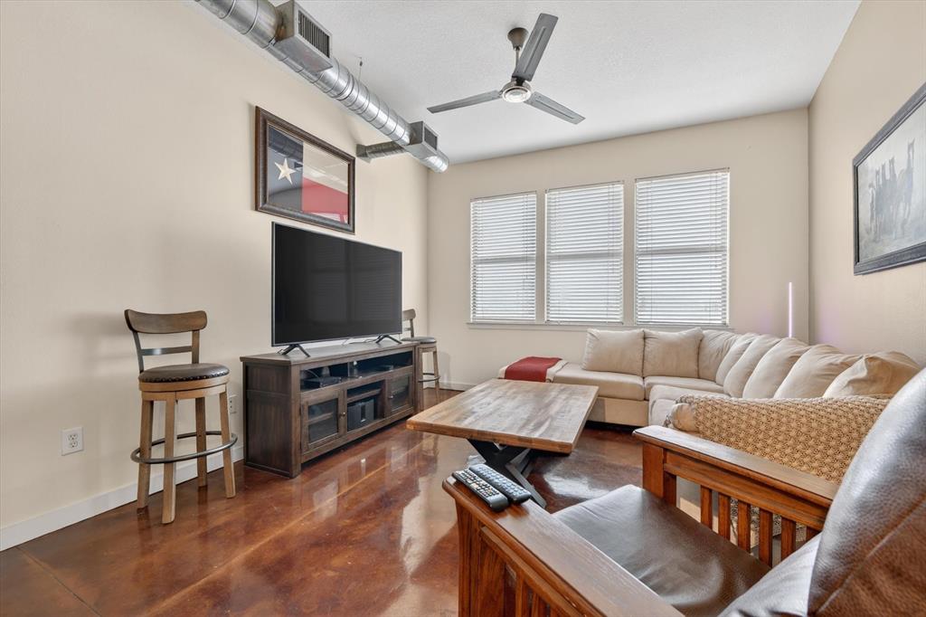 Texas & Pacific Lofts Condo - Residential