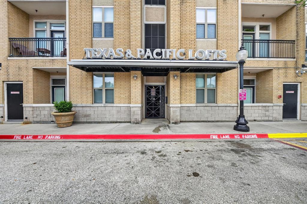 Texas & Pacific Lofts Condo - Residential