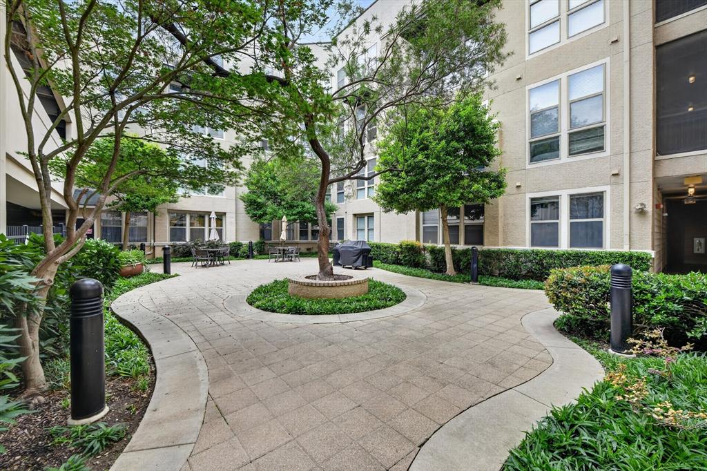 Texas & Pacific Lofts Condo - Residential