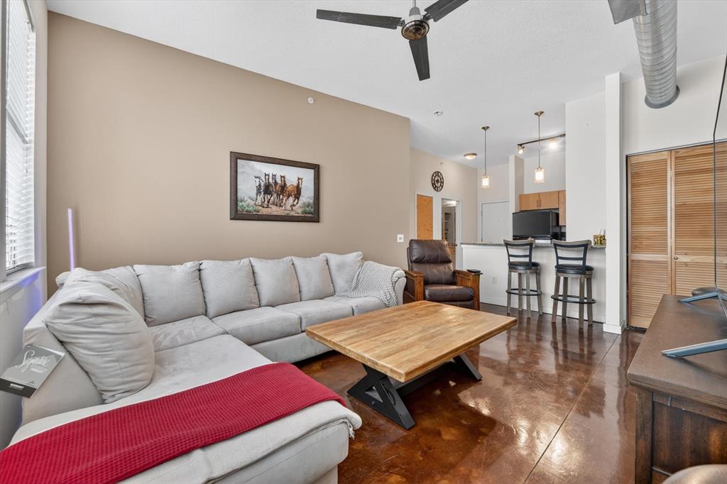 Texas & Pacific Lofts Condo - Residential