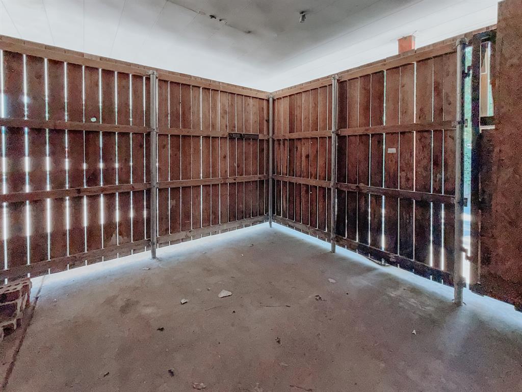 Corsicana - Commercial Sale