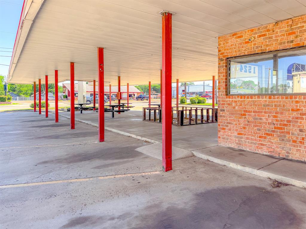 Corsicana - Commercial Sale